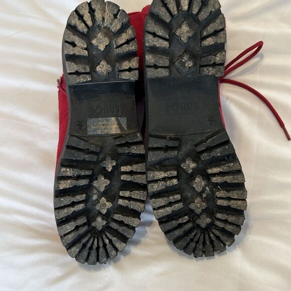 Rouge size 6 red velvet side zip lace front lug sole comfy ankle boots EUC - Picture 9 of 16